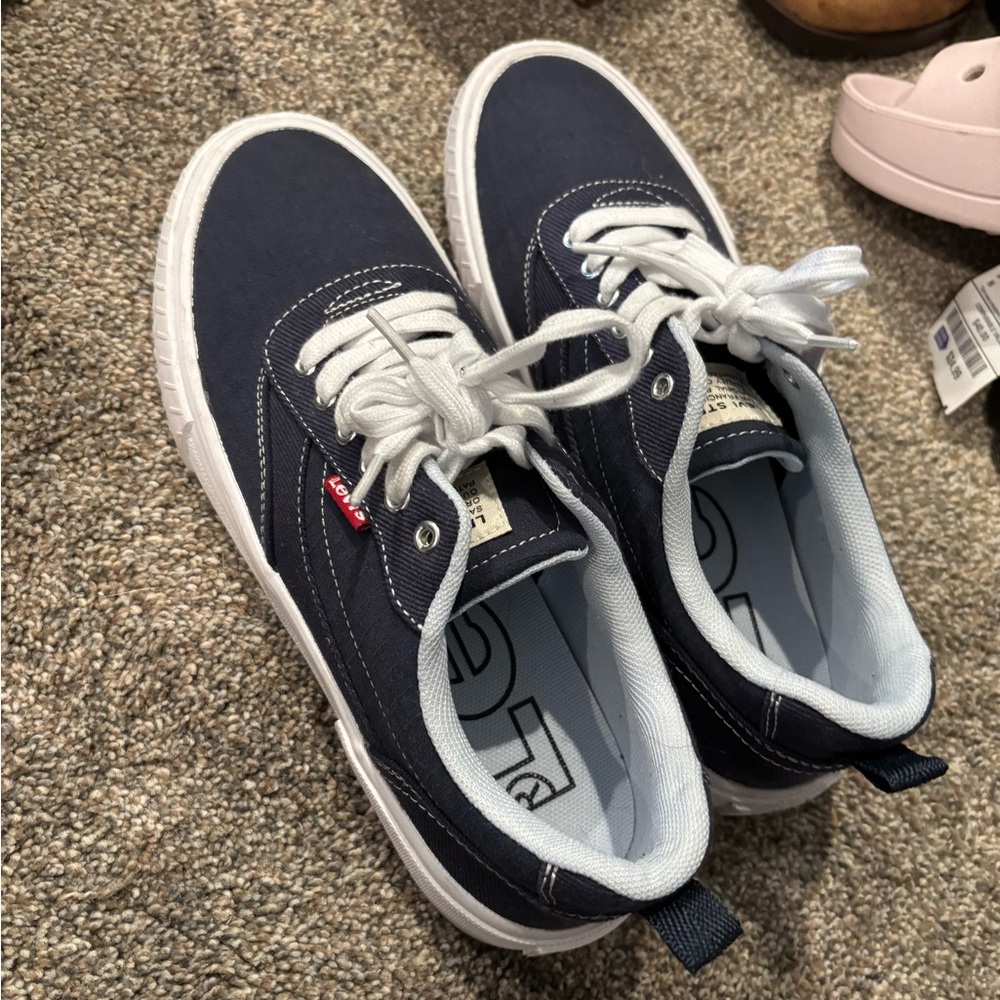 Levi's Navy Sneakers